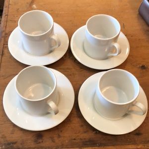 Set of 4 cappuccino cups and saucers